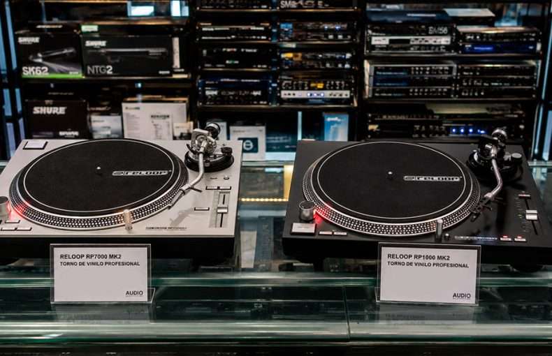 Reloop RP-4000 MK2 vs RP-7000 MK2